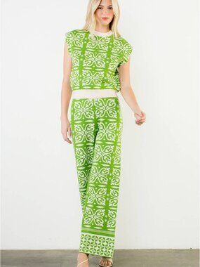 ******NWT******** THML Green Floral Pattern Knitted Set